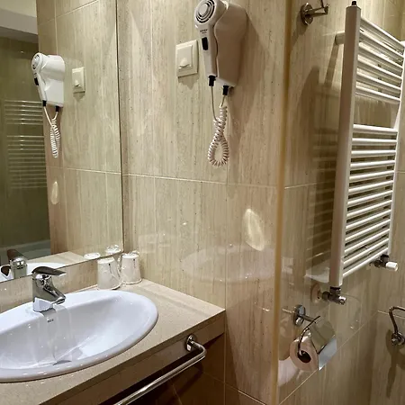 Micolau Hotel 2*