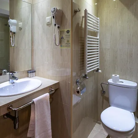 Micolau Hotel 2*